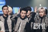 组图：Super Junior回归再夺冠 T-ara等女团性感大对决