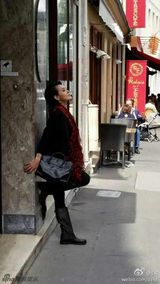 组图：辣妈心花怒放！小S巴黎街头玩风骚秀性感