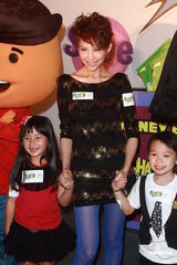 组图：蔡少芬产后瘦身成功 为了母乳喂养损失七位数