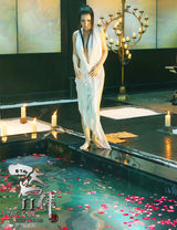 组图：《名捕2》柳岩江一燕拼尺度浴室赤裸争艳