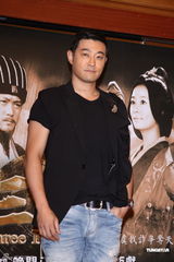 组图：《三国》主演台湾宣传 何润东佩服陈建斌