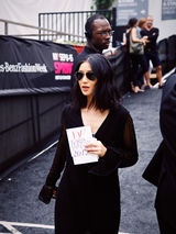 组图：陈燃纽约平底鞋看秀 时尚教主赞品味独特