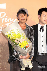 幻灯图集：《泪王子》台北首映 关颖高叉旗袍抢镜