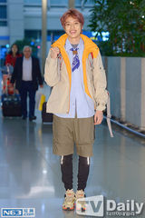 组图：UEE与Niel赴迪拜拍摄《丛林法则》