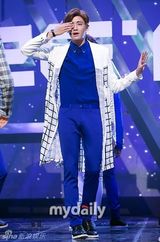 组图：《MCD》众星献唱 EXO11人献双曲舞台