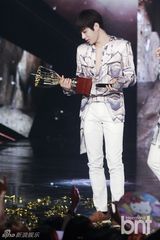 组图：Infinite智妍等众歌星献唱《冠军秀》