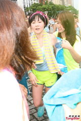 组图：小S张钧宁素颜马拉松 Selina脸红飙泪