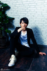 组图：新浪娱乐专访古川雄辉 气质暖男也卖萌