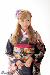 组图：板野友美和服写真曝光 软妹子俏皮可爱