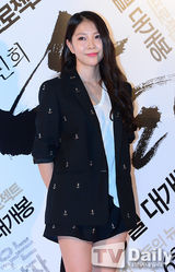 组图：《哭泣的男人》试映 玄彬宋茜崔始源助阵