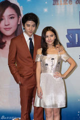 独家：《浪漫满屋》Mike牵Aom情意绵绵