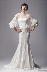 组图：万茜中秋写真复古女神范儿十足