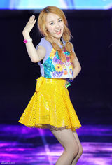 组图：EXO-K霸气献唱 跪地热舞魅力难挡