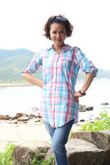 组图：Ella（S.H.E）新片大尺度裸泳 与林柏宏谈姐弟恋