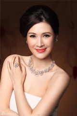 组图：童蕾珠宝大片 首饰华服尽显雍容华贵