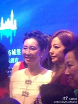 国民岳母遇国民婆婆！赵薇和王思聪妈妈同场