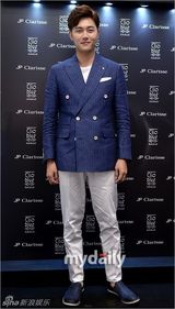 组图：孝琳等出席活动 时尚靓丽会场变秀场