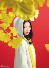 组图：毛晓彤时尚写真 眼神清澈神采灵动