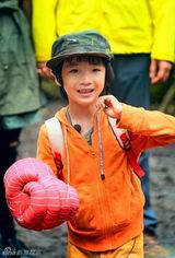 组图：爸爸开启丛林大冒险 金曲歌王曹格落泪