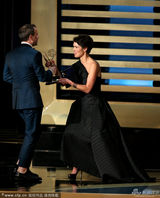 组图：《冰血暴》获艾美奖最佳迷你剧奖