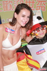 组图：Jessica C性感出席世界杯活动