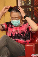 组图：高凌风虚弱上节目 驳斥前妻不实指控