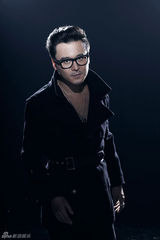 组图：赵会南曝最新写真 冷峻外表彰显帅气