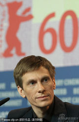 幻灯图集：《强盗》柏林记者会 男女主角拥吻抢镜