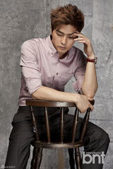 高清图：韩星金智勋拍写真 微露胸肌展致命诱惑