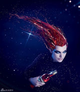 组图：生化女郎米拉-乔沃维奇拍摄限量版玄幻年历