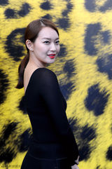 组图：《庆州》亮相影展 申敏儿拍写真端庄秀丽