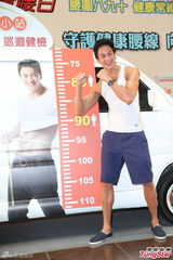 组图：何润东一身好肌肉却单身 老爸下达结婚令