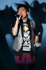 组图：《爸爸》《歌手》访台 张宇韩磊飙歌