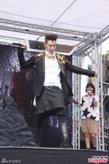 组图：潘玮柏《小丑》自创MV挑战不同类型角色