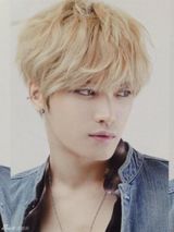 组图：也是拼了！金在中写真戴兔耳 含手指卖萌