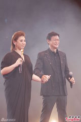 组图：刘德华红馆开唱 曝张耀荣当年勇挡黑帮