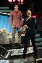 组图：《演说家》林志颖当村长 乐嘉追女支招