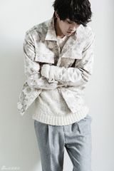 组图：韩星郑俊英拍写真 眼神犀利时尚帅气