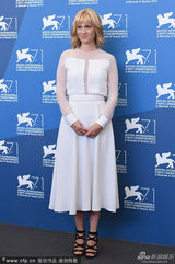 组图：伊桑霍克携《善意杀戮》亮相 两女主斗艳