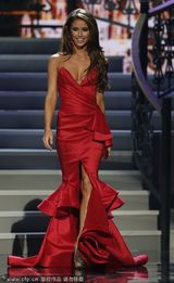 组图：新科美国小姐出炉 51佳丽泳装争艳