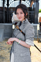 组图：《十月围城》刘小小民国照 或可爱或优雅