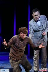 组图：黄秋生张敬轩合演舞台剧 刘德华现身支持