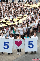 组图：陈妍希担任微笑大使 分享抗压方法