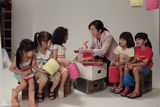 组图：《五个小孩的校长》杨千嬅教师节送祝福