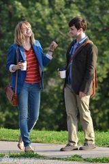 组图：丹尼尔新片场照曝光 “哈利波特”抽烟耍帅