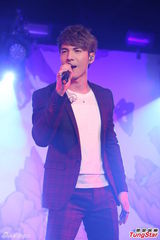 组图：宠女人公益演唱会 吴克群站台挺单亲妈妈