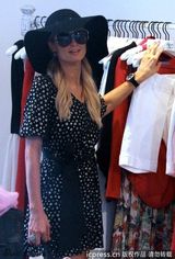 组图：帕里斯-希尔顿潮店扫货毫不惜金