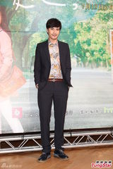 组图：林心如回锅扮大学生 许玮宁秀肋骨线