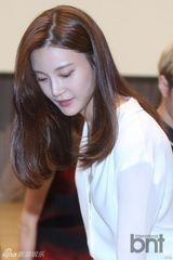 组图：《可爱的她》Rain携Krystal演浪漫爱情