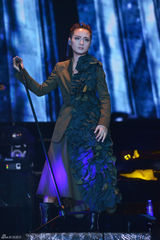 独家：周笔畅成都演唱会雷鬼辫惊艳亮相